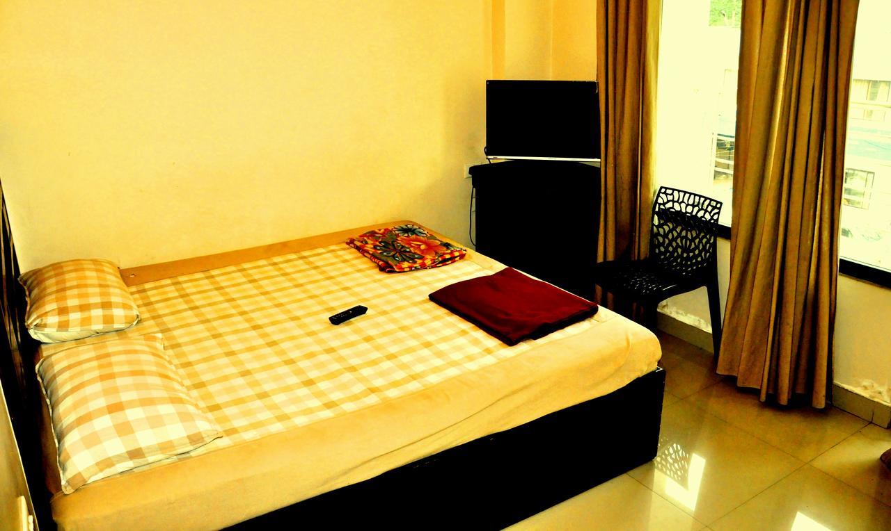 Hotel Royal Nest Vandiperiyar Exterior photo
