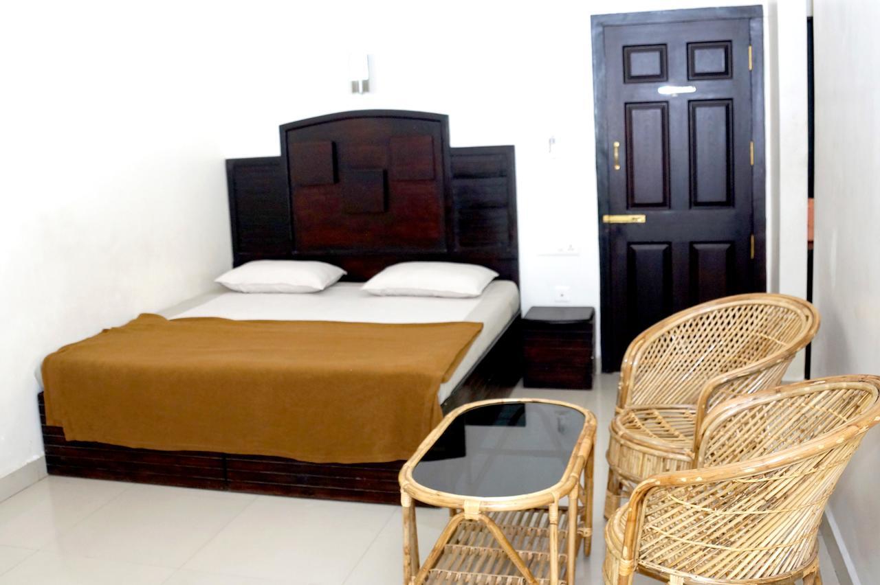 Hotel Royal Nest Vandiperiyar Exterior photo