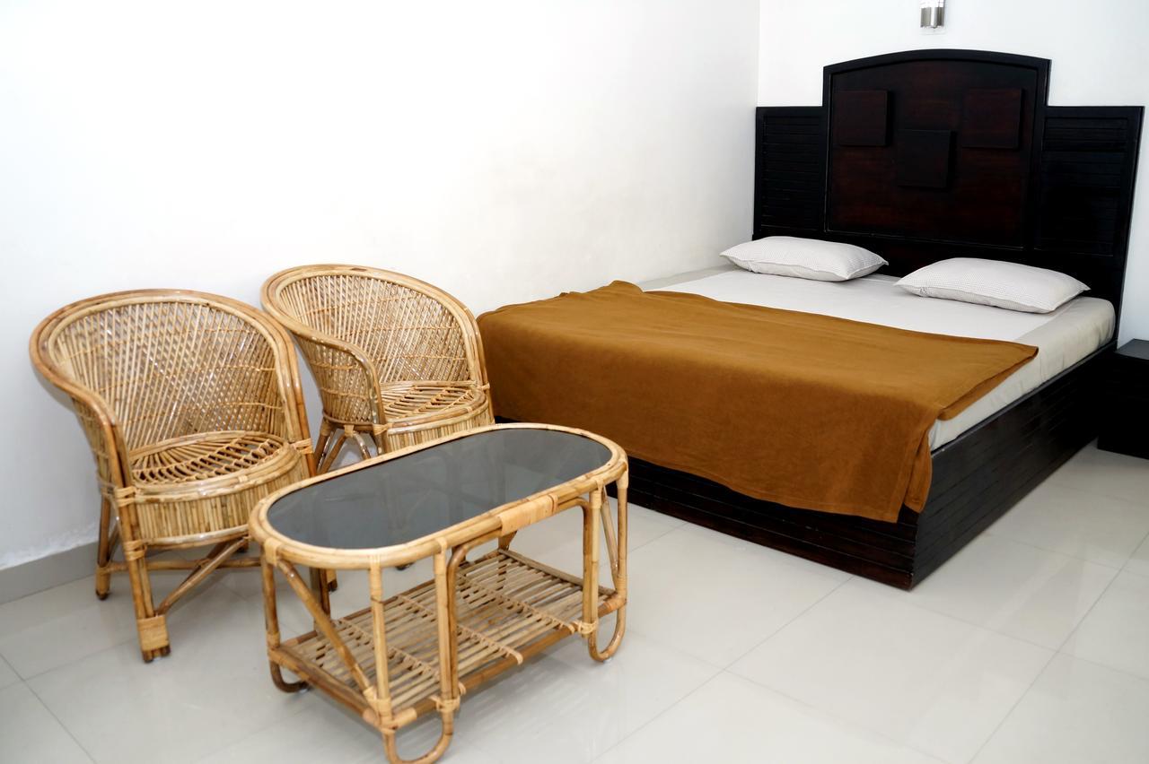 Hotel Royal Nest Vandiperiyar Exterior photo