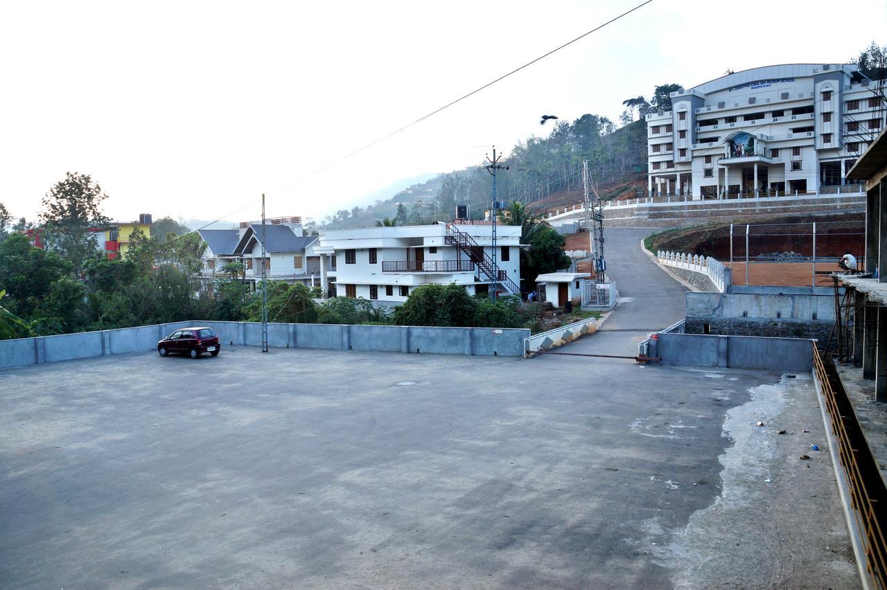 Hotel Royal Nest Vandiperiyar Exterior photo