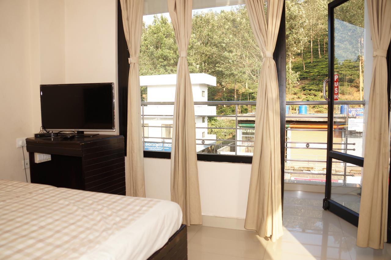 Hotel Royal Nest Vandiperiyar Exterior photo